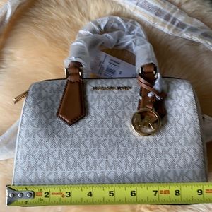 Michael Kors Hayes purse